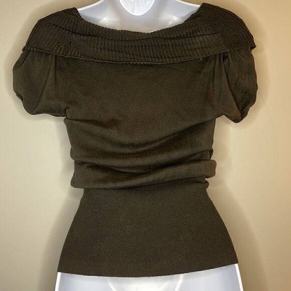 EXPRESS Short Sleeve Low Cowl Neck Sweater - Picture 3 of 9